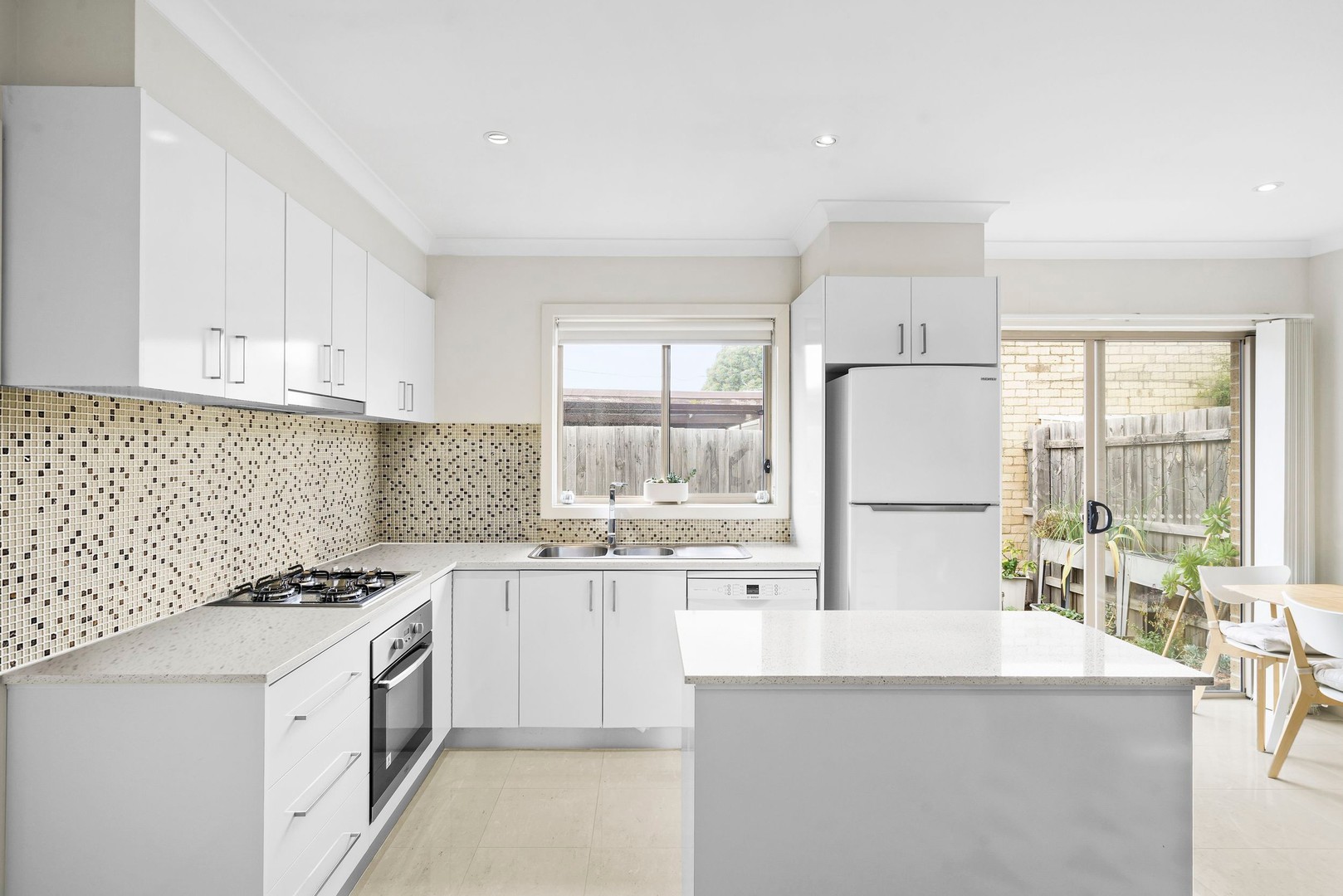 2/81 Hawker Street, Airport West, VIC 3042, Airport West - Thumbnail 4