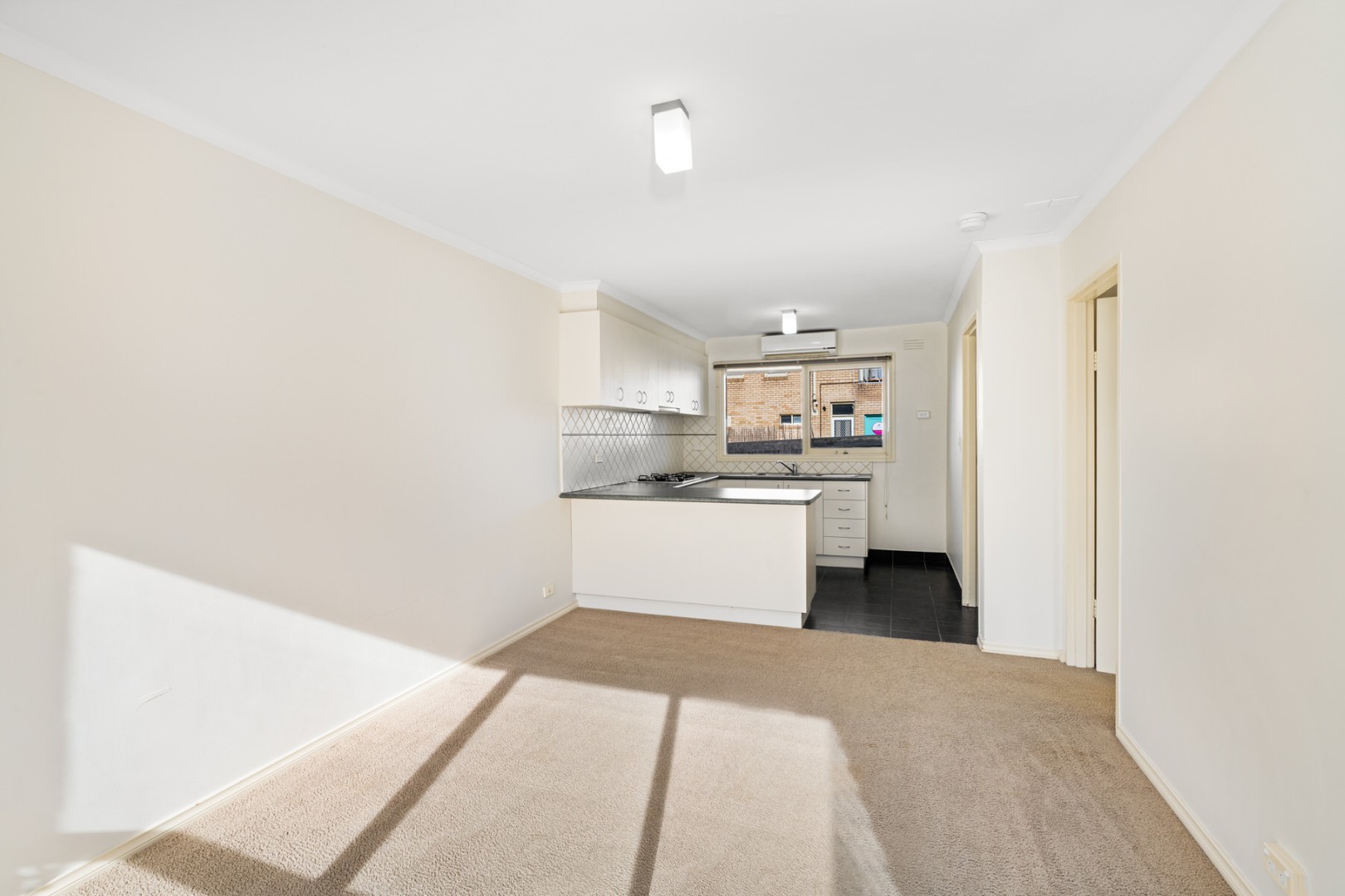 2/81 Heytesbury Street, Herne Hill, VIC 3218, Herne Hill - Thumbnail 3