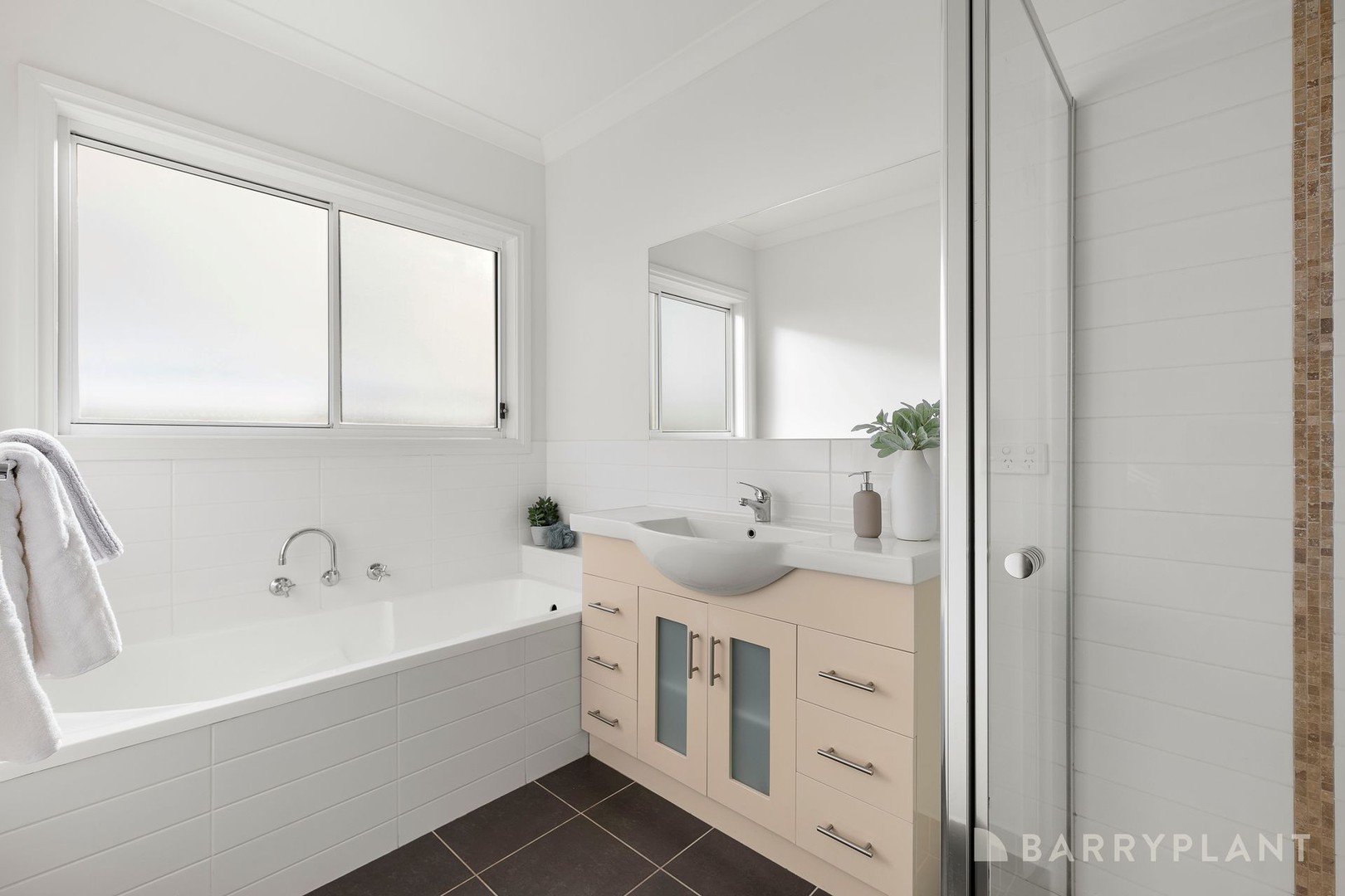 2/82 Bell Street, Yarra Glen, VIC 3775, Yarra Glen - Thumbnail 7