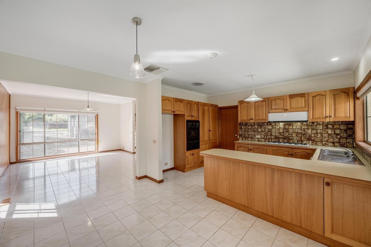 2/83 Willow Bend, Bulleen, VIC 3105, Bulleen - Thumbnail 2