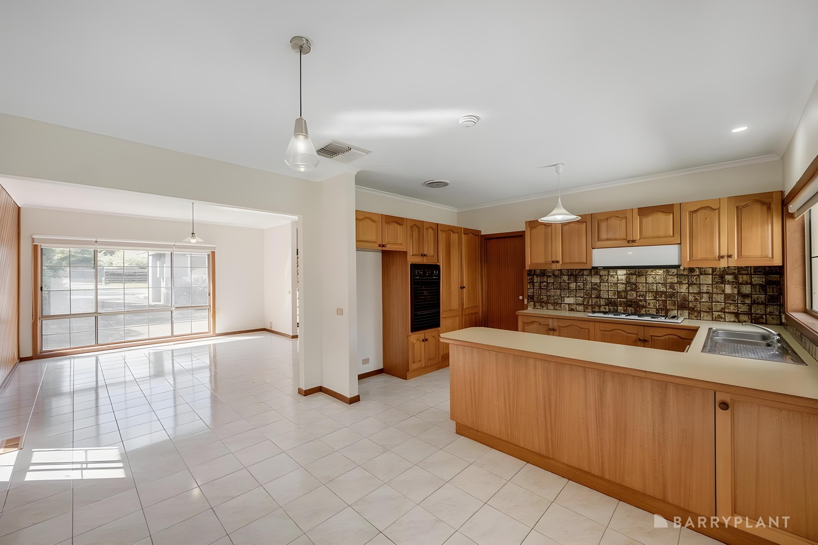 2/83 Willow Bend, Bulleen, VIC 3105 - Thumbnail 2 - 15/10/2025