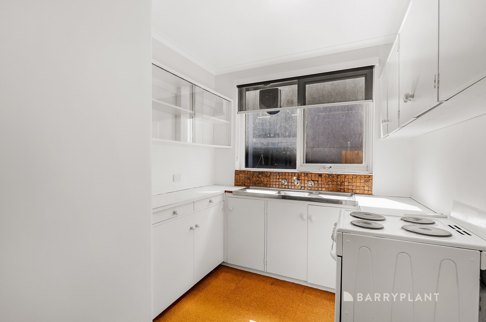 2/83 Yarra Street, Heidelberg, VIC 3084 - Thumbnail 2 - 14/11/2023