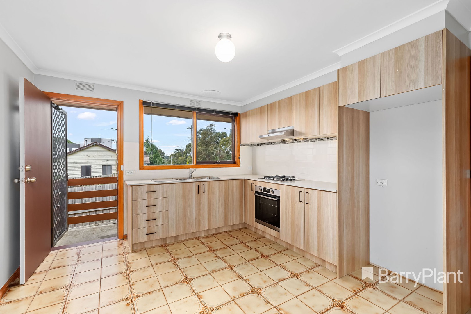 2/835 Plenty Road, Reservoir, VIC 3073, Reservoir - Thumbnail 2