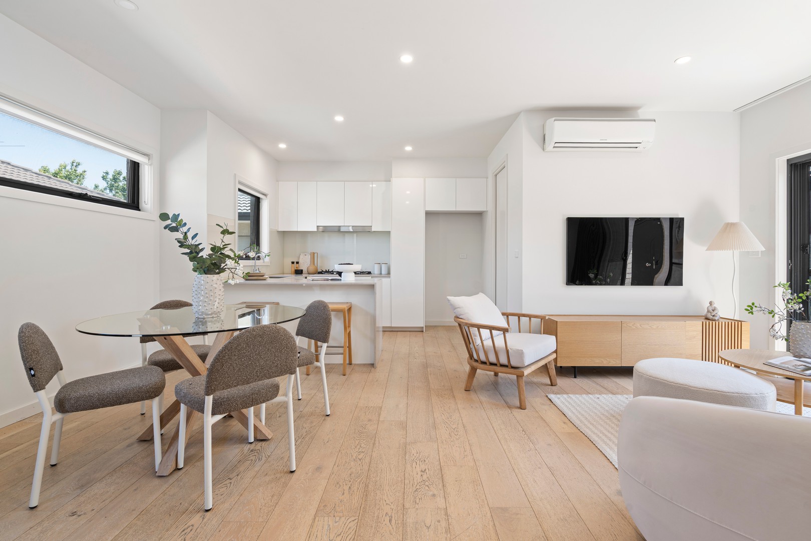 2/85 Bowes Avenue, Airport West, VIC 3042 - Thumbnail 2 - 04/11/2025