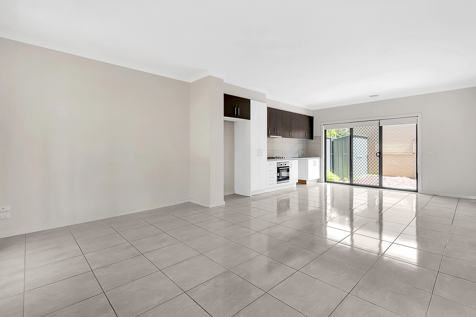 2/85 Grevillea Street, Craigieburn, VIC 3064, Craigieburn - Thumbnail 4