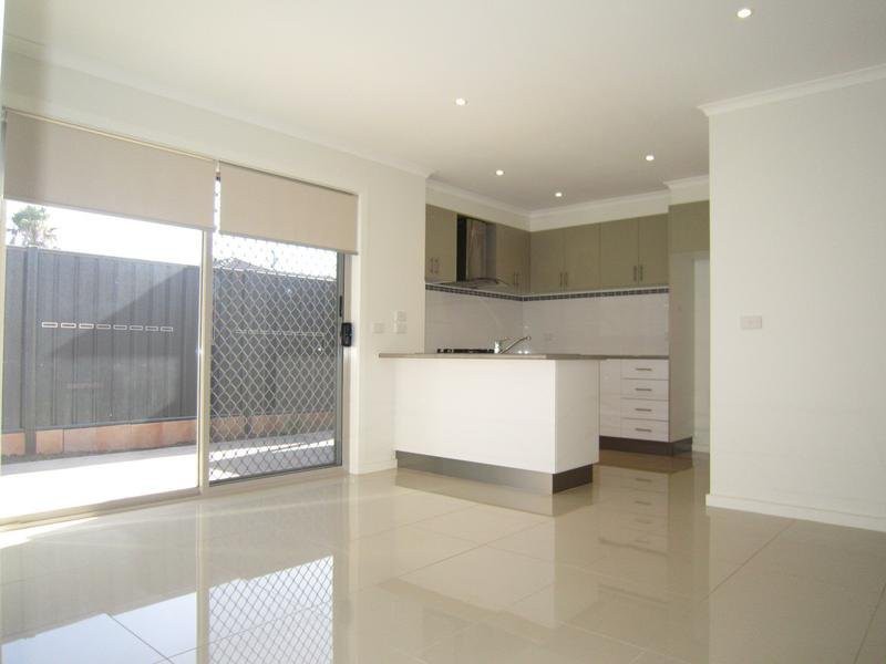 2/86 Dianne Avenue, Craigieburn, VIC 3064, Craigieburn - Thumbnail 2