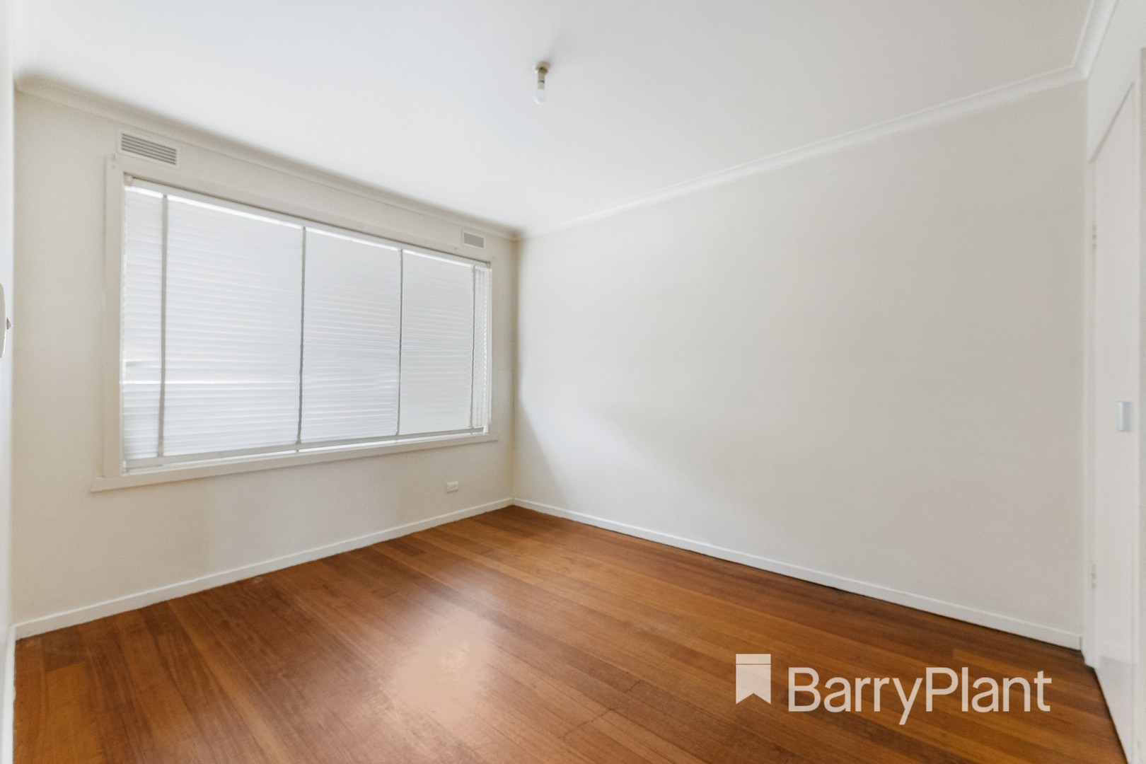 2/9 Albert CrescentSt Albans, VIC 3021, St Albans - Thumbnail 7