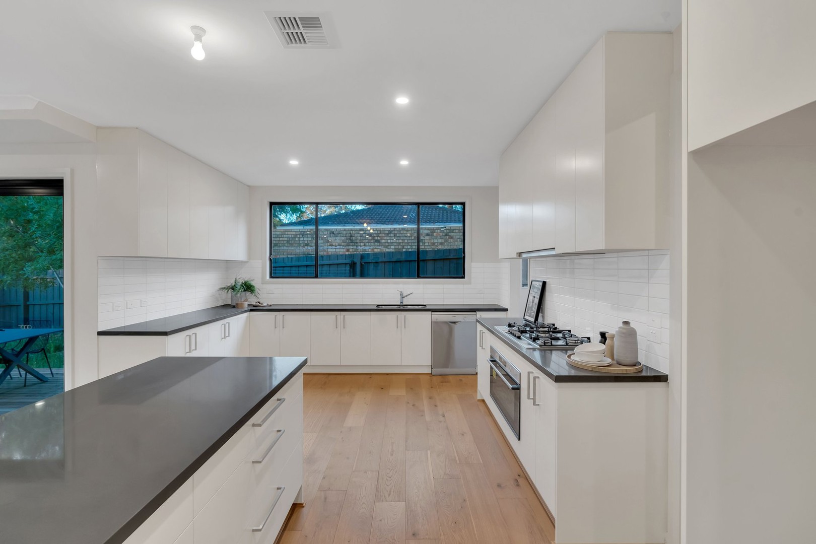 2/9 Anthony DriveMount Waverley, VIC 3149, Mount Waverley - Thumbnail 4