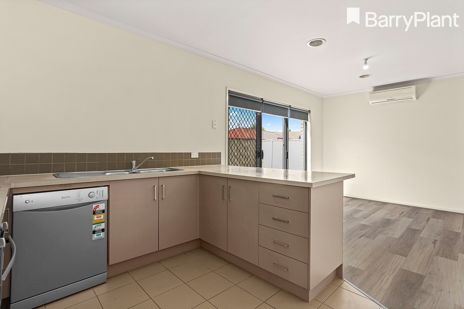 2/9 Contessa Court, Point Cook, VIC 3030, Point Cook - Thumbnail 2
