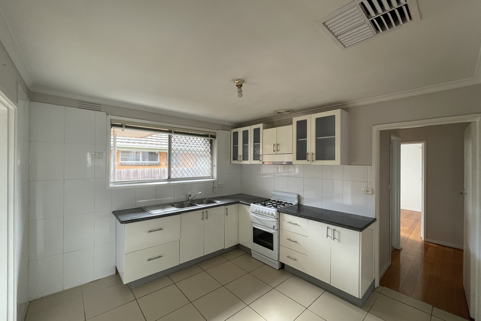 2/9 Daventry Street, Reservoir, VIC 3073, Reservoir - Thumbnail 2