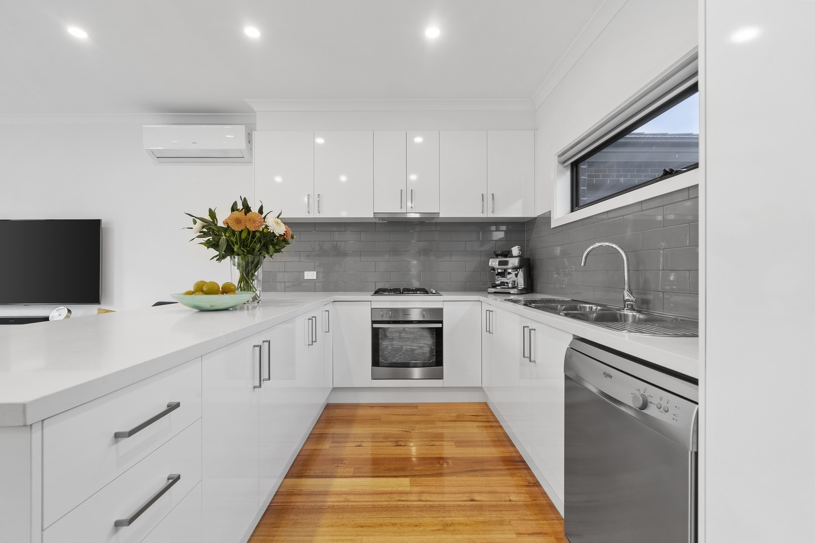 2/9 Delaware Street, Reservoir, VIC 3073, Reservoir - Thumbnail 4