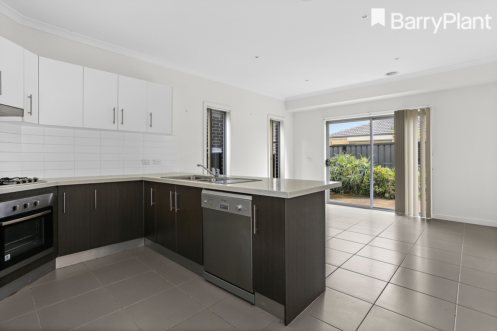 2/9 Duchess Court, Point Cook, VIC 3030 - Thumbnail 2 - 14/12/2021