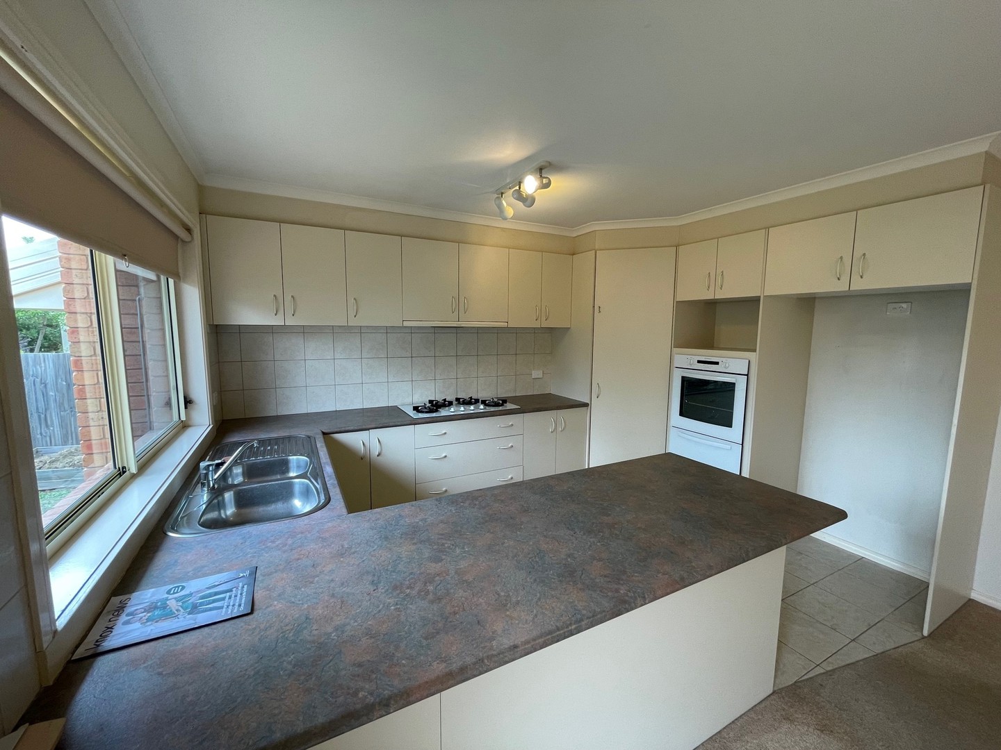 2/9 Grandview Grove, Bayswater, VIC 3153, Bayswater - Thumbnail 2