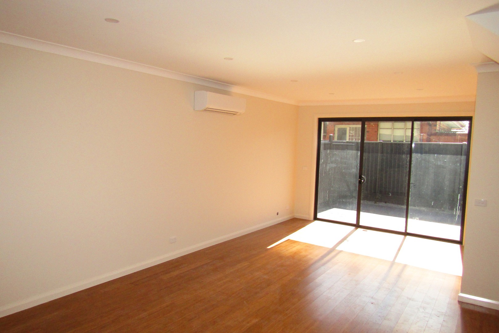 2/9 Johnson Street, Reservoir, VIC 3073, Reservoir - Thumbnail 2