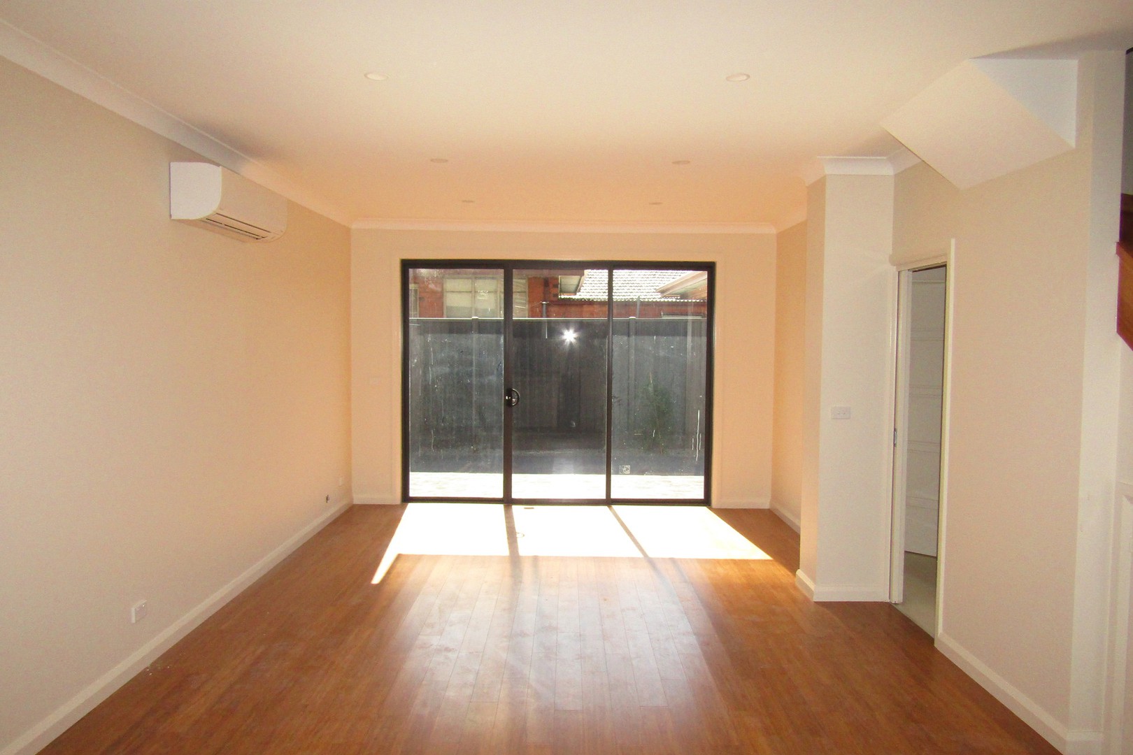 2/9 Johnson Street, Reservoir, VIC 3073, Reservoir - Thumbnail 3