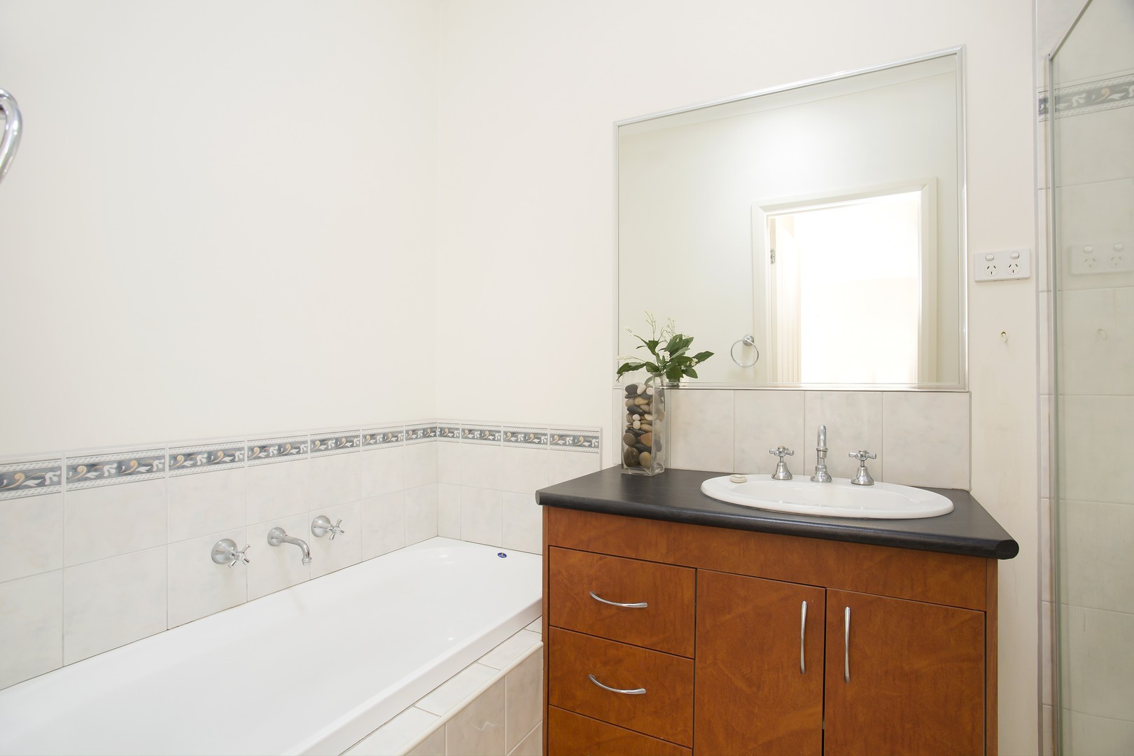 2/9 Monckton Road, Bundoora, VIC 3083, Bundoora - Thumbnail 2