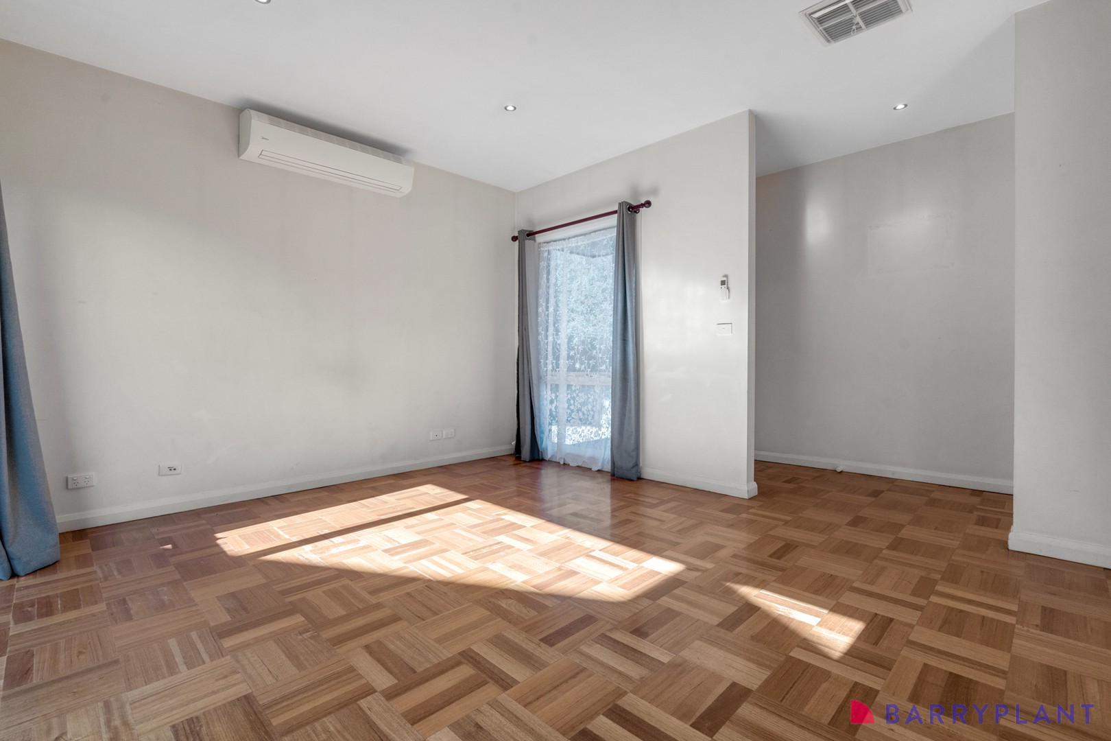 2/9 Oulton Crescent, Reservoir, VIC 3073 - Thumbnail 2 - 09/08/2024
