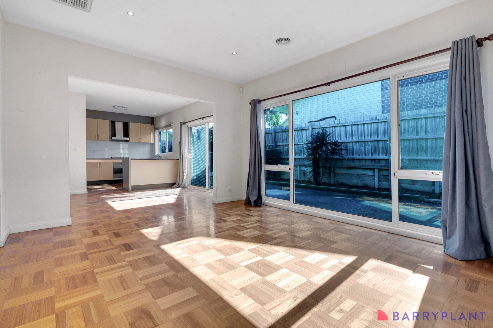 2/9 Oulton Crescent, Reservoir, VIC 3073, Reservoir - Thumbnail 4