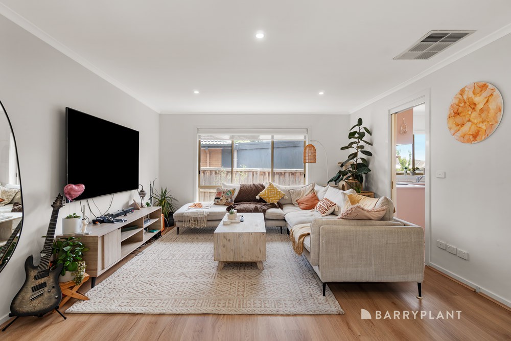 2/9 Pine Road, Bayswater, VIC 3153, Bayswater - Thumbnail 2