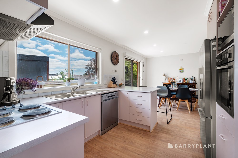2/9 Pine Road, Bayswater, VIC 3153, Bayswater - Thumbnail 3