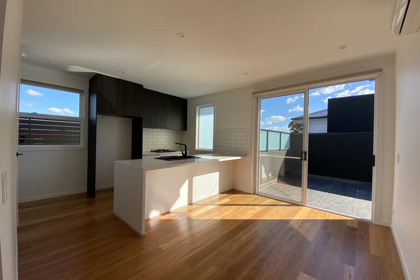 2/9 Smith Street, Reservoir, VIC 3073, Reservoir - Thumbnail 2