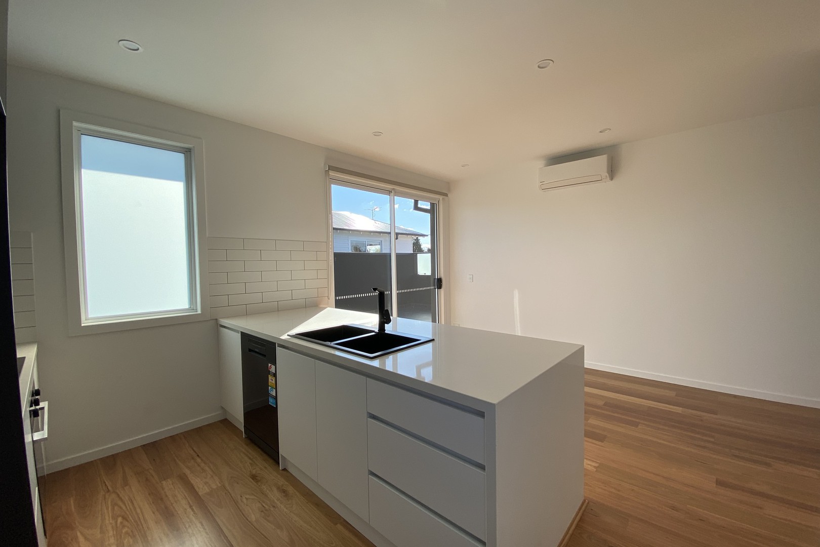 2/9 Smith Street, Reservoir, VIC 3073, Reservoir - Thumbnail 6