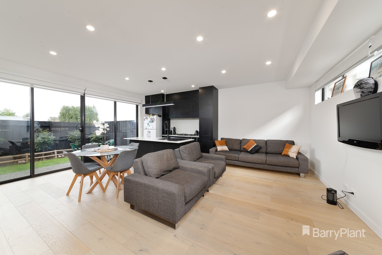 2/91 Haldane Road, Niddrie, VIC 3042, Niddrie - Thumbnail 2