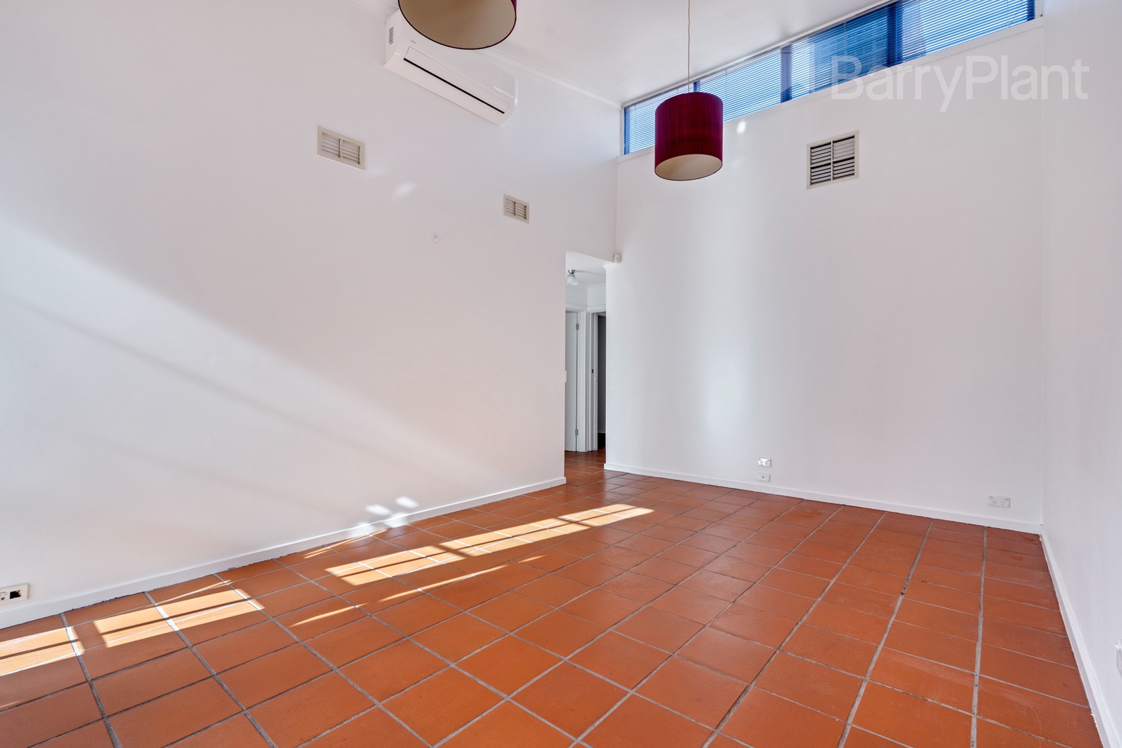 2/91 Pine Street, Reservoir, VIC 3073, Reservoir - Thumbnail 2