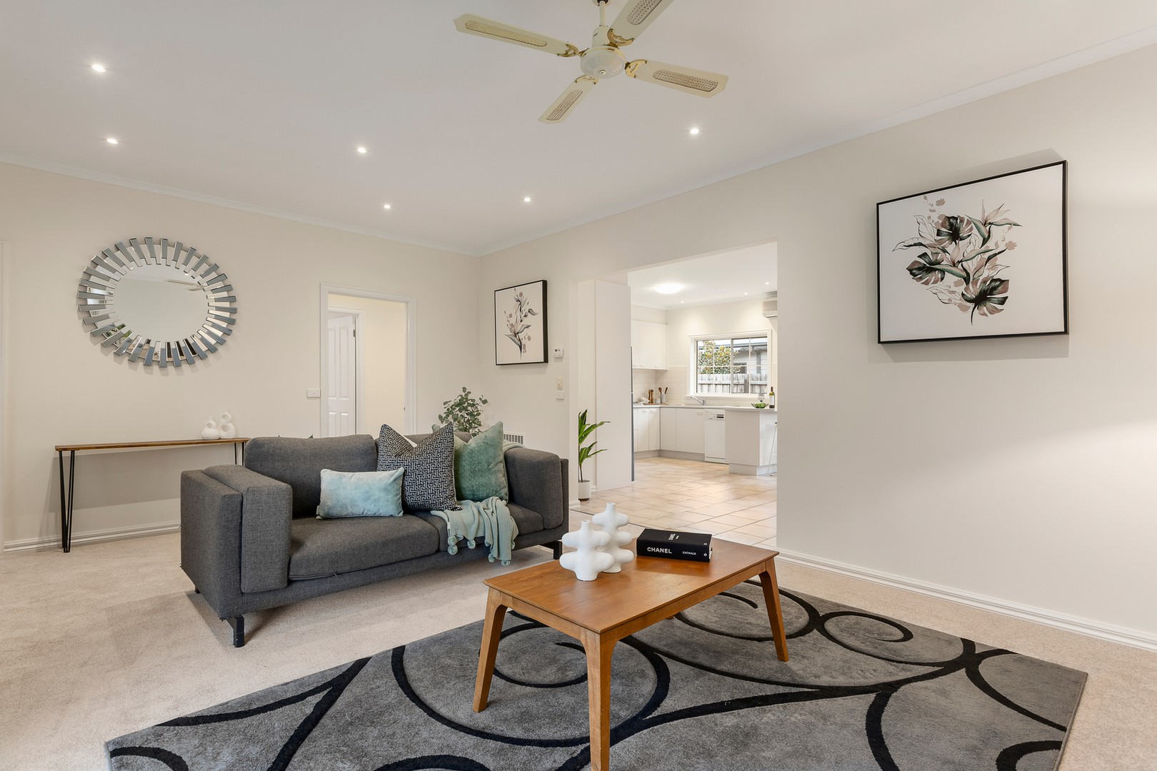 2/92 Broad Gully RoadDiamond Creek, VIC 3089, Diamond Creek - Thumbnail 2