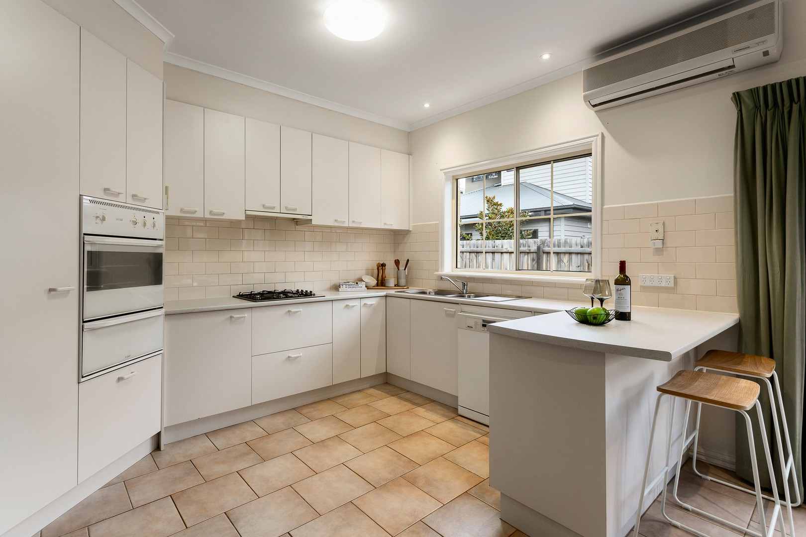 2/92 Broad Gully RoadDiamond Creek, VIC 3089, Diamond Creek - Thumbnail 4