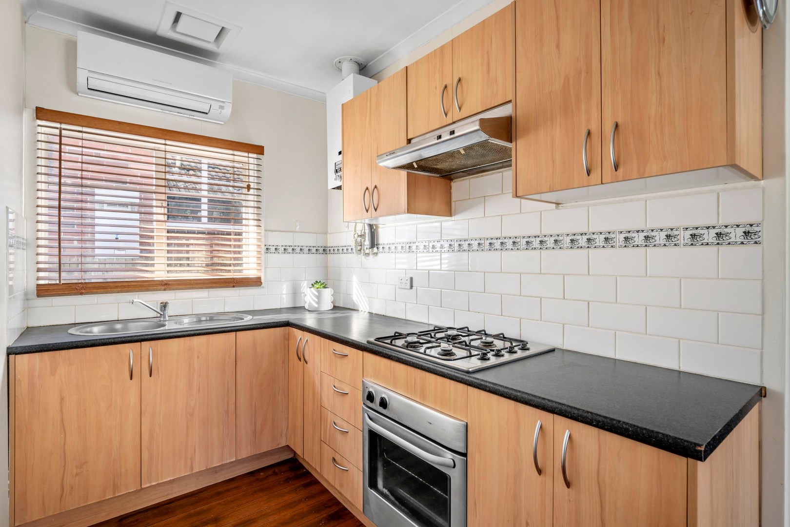 2/92 Kerferd Street, Essendon North, VIC 3041, Essendon North - Thumbnail 3