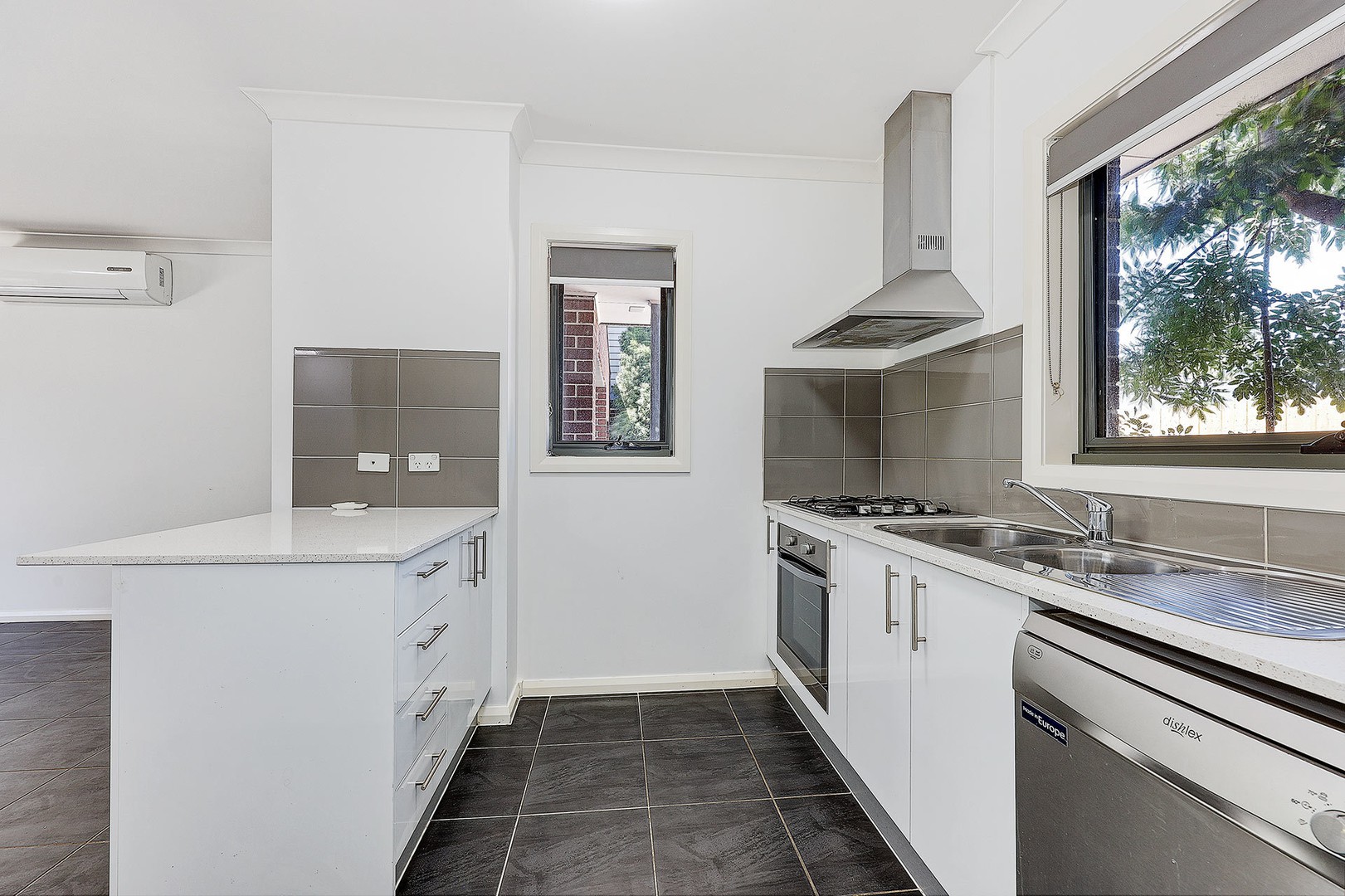 2/93 Lahinch Street, Broadmeadows, VIC 3047, Broadmeadows - Thumbnail 6