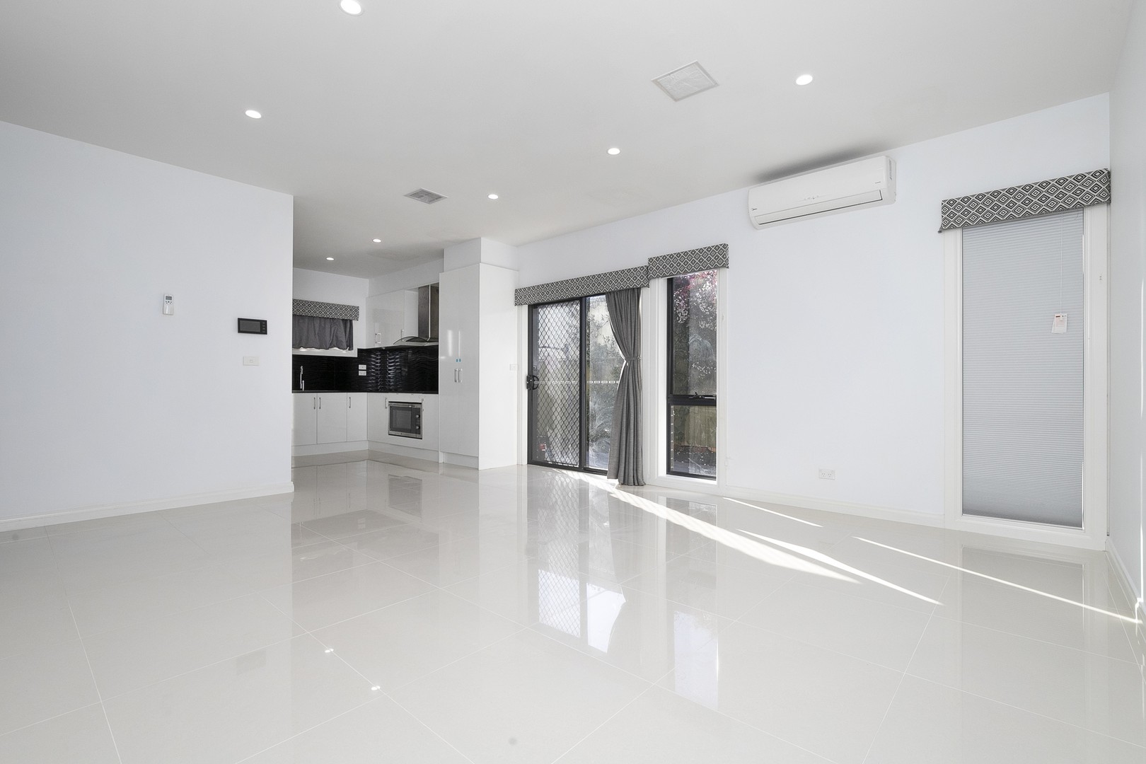 2/95 Power Street, St Albans, VIC 3021, St Albans - Thumbnail 4