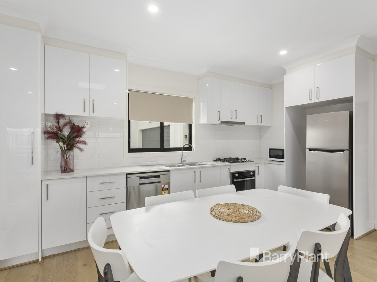 2/99 Swans Way, Capel Sound, VIC 3940 - Thumbnail 2 - 07/10/2022