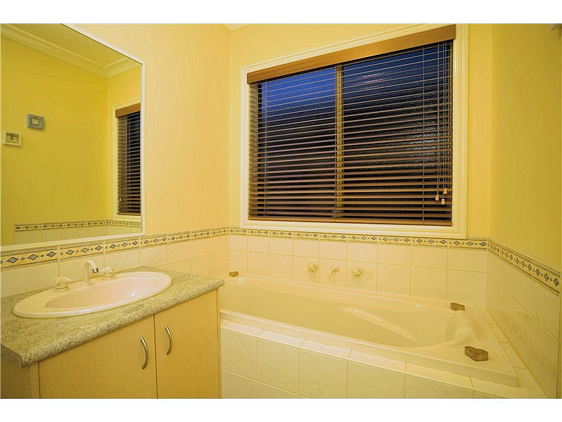 2 Abbey Walk, Point Cook, VIC 3030, Point Cook - Thumbnail 6