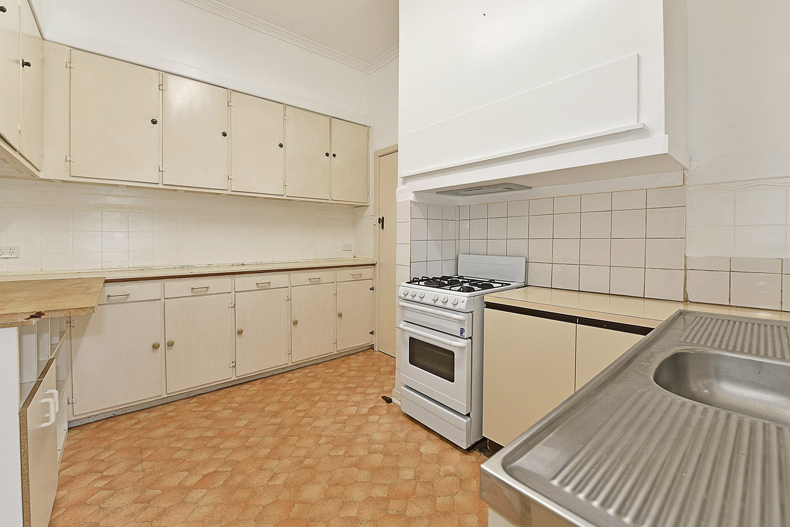 2 Albion Street, Essendon, VIC 3040 - Thumbnail 2 - 28/05/2025