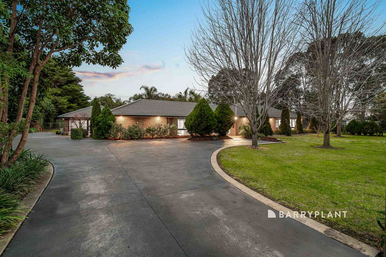 2 Alfred Close, Narre Warren North, VIC 3804 - Thumbnail 2 - 03/09/2025