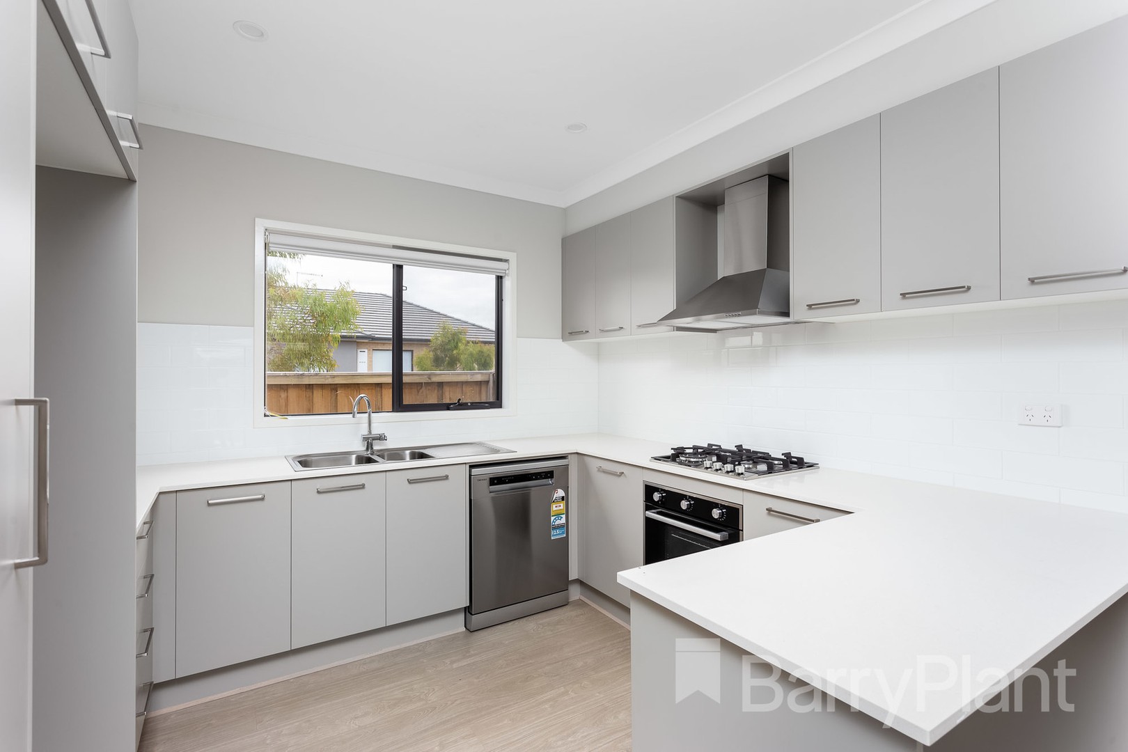 2 Allspice Street, Manor Lakes, VIC 3024, Manor Lakes - Thumbnail 3