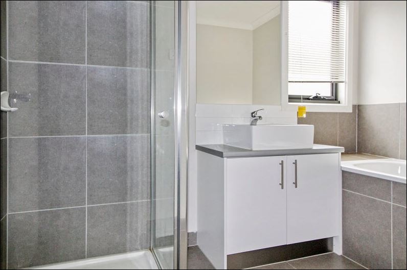 2 Almondbank Road, Cranbourne East, VIC 3977, Cranbourne East - Thumbnail 4