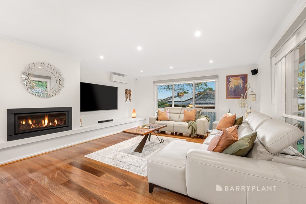 2 Amersham Drive, Wantirna, VIC 3152 - Thumbnail 2 - 28/04/2025