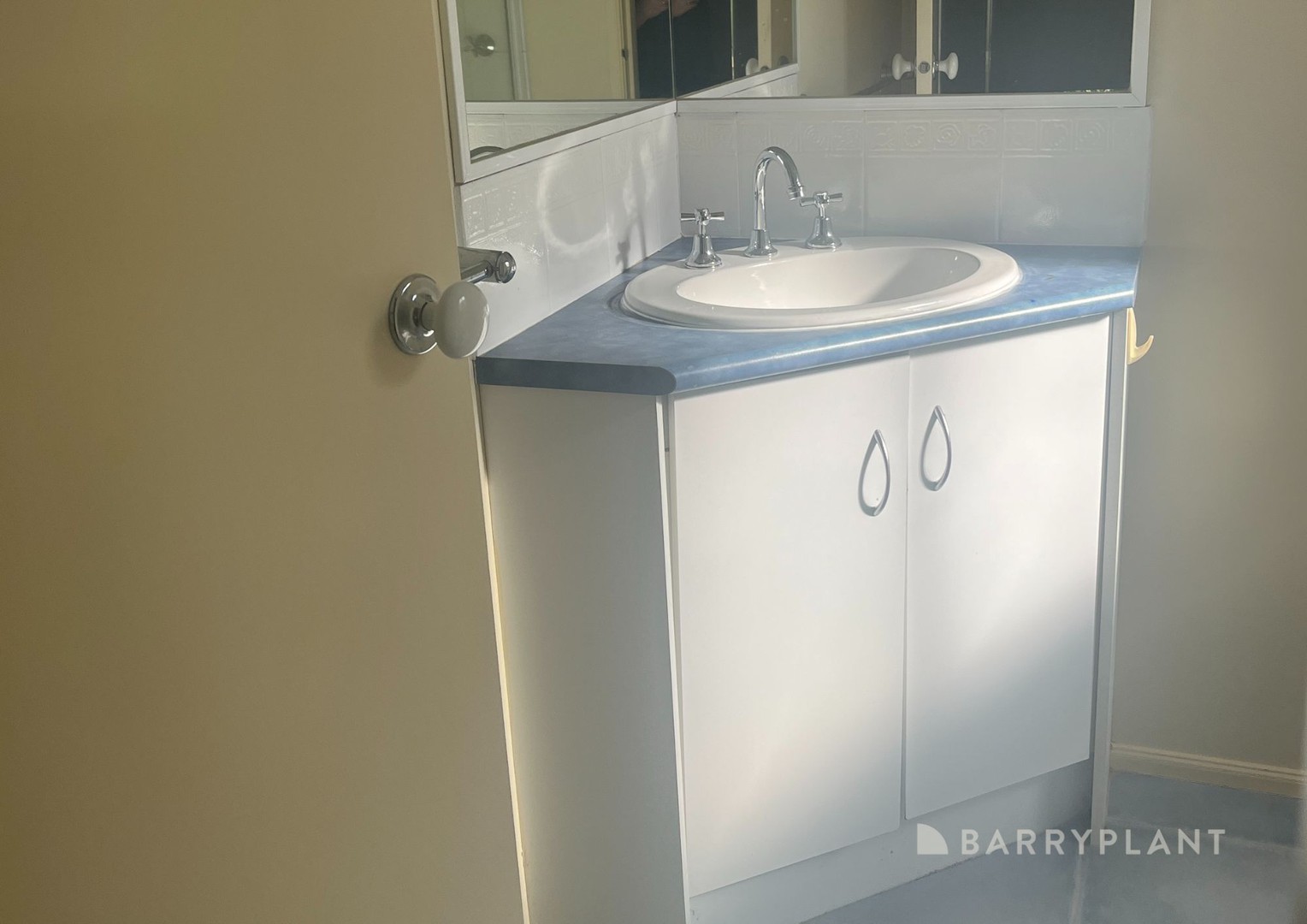 2 Amethyst Place, Werribee, VIC 3030, Werribee - Thumbnail 3