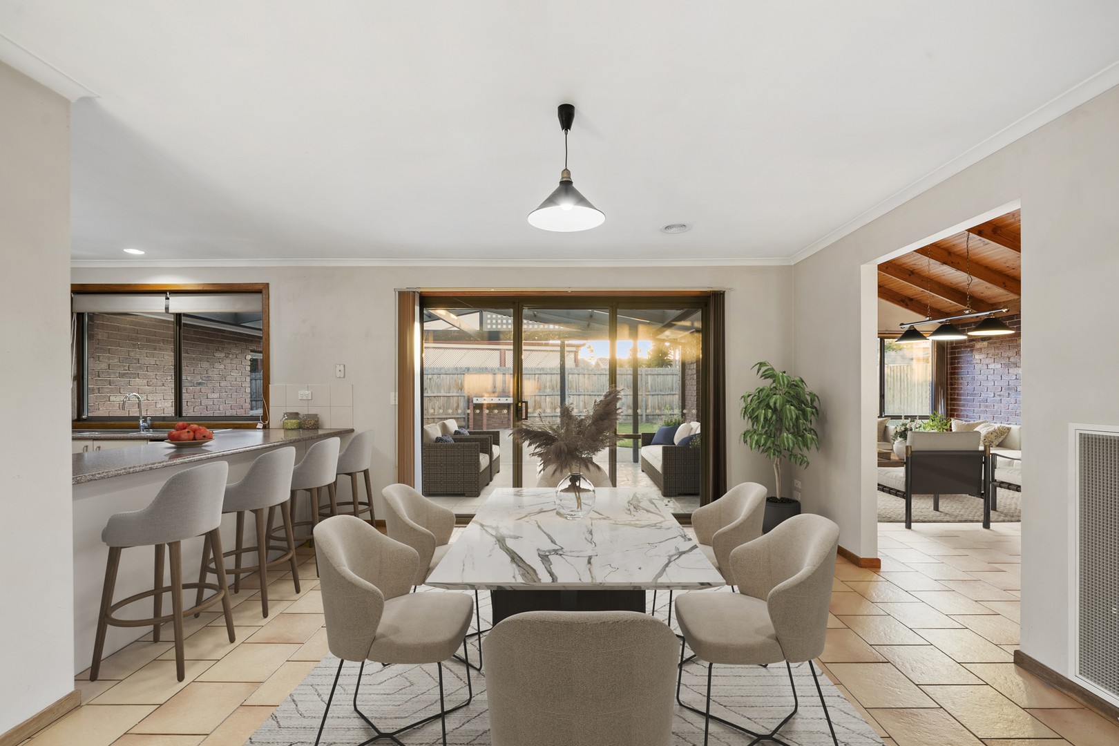 2 Anita Court, Taylors Lakes, VIC 3038, Taylors Lakes - Thumbnail 3