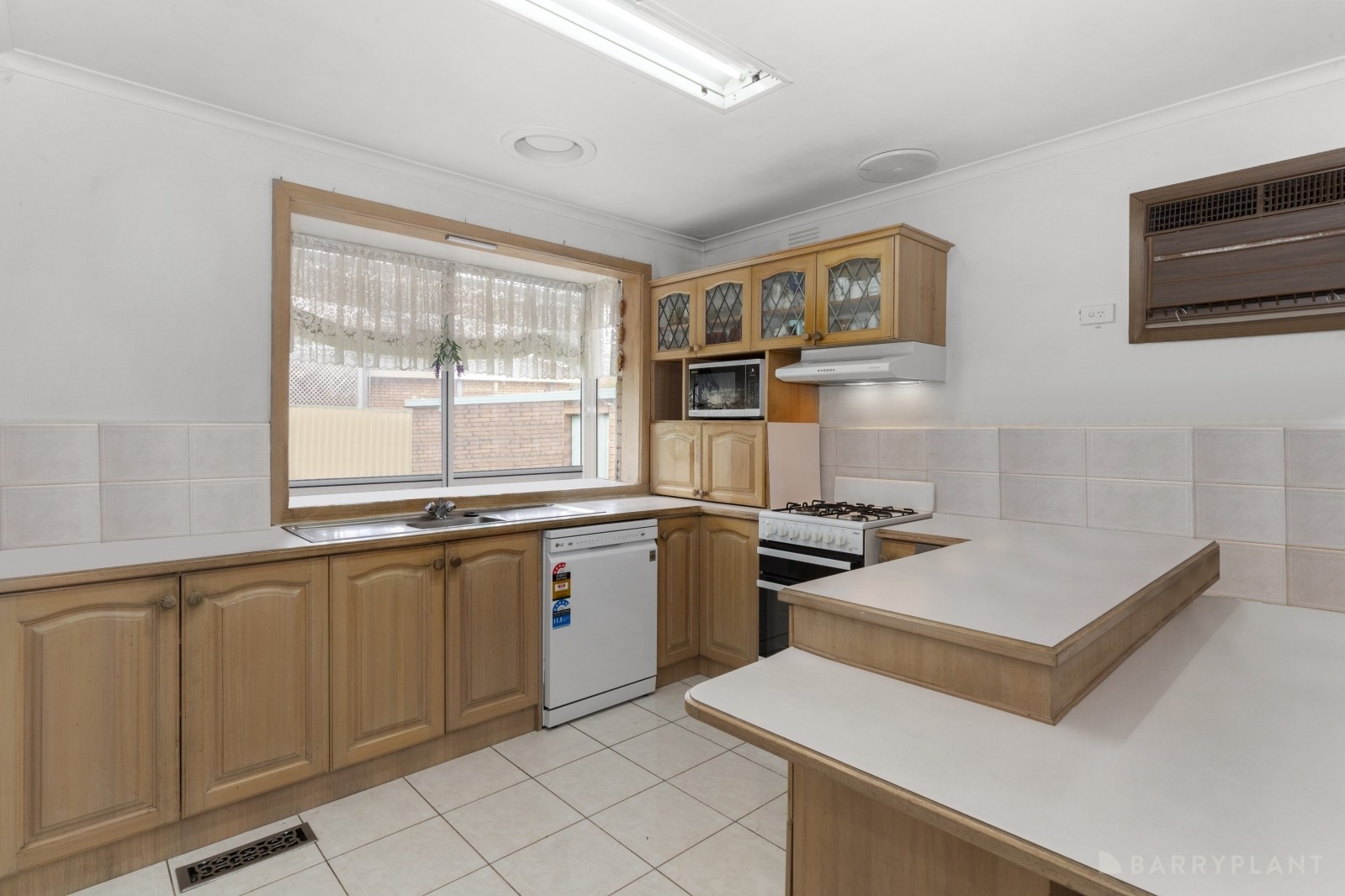 2 Aquila Crescent, Endeavour Hills, VIC 3802, Endeavour Hills - Thumbnail 5