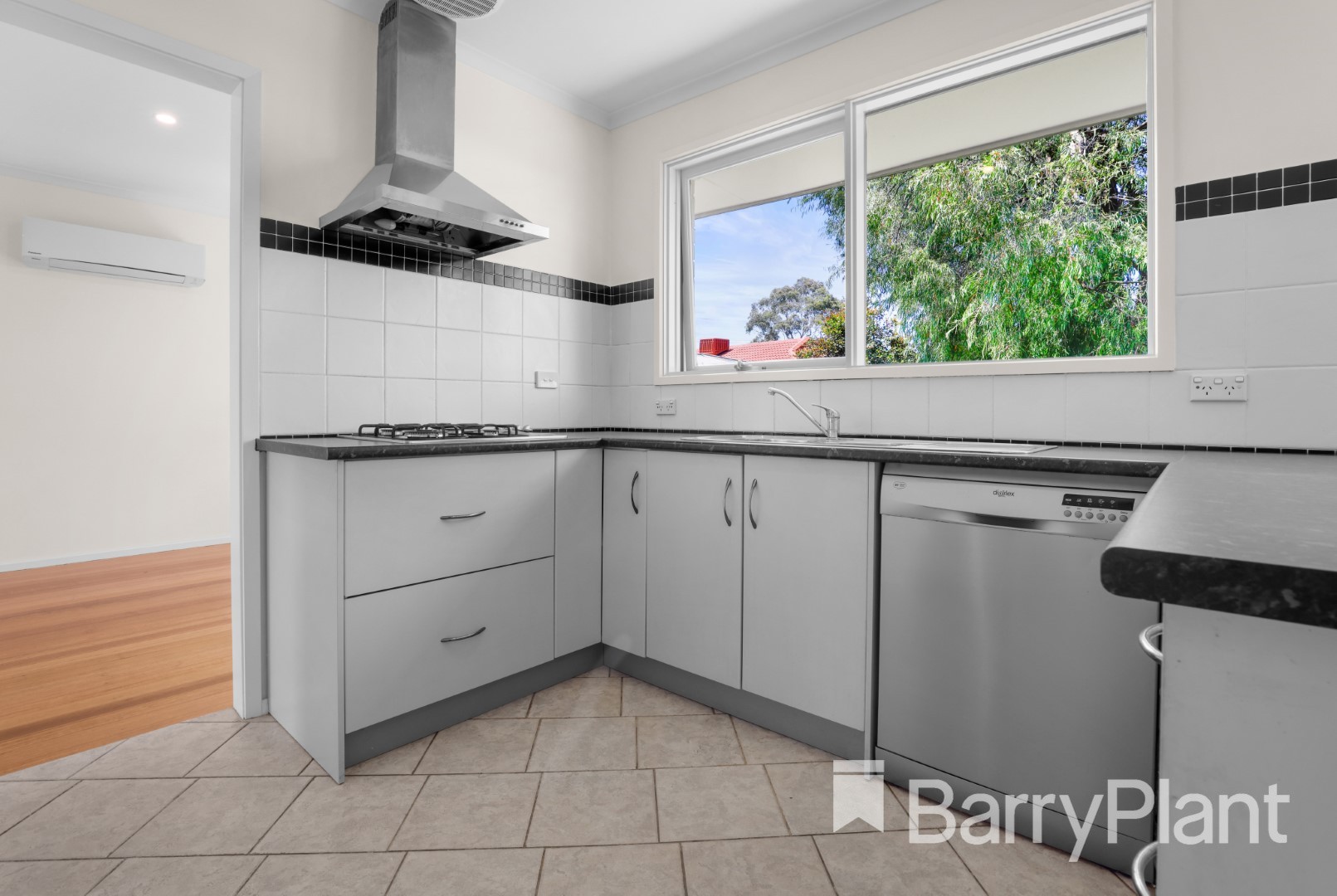 2 Arlington Court, Dingley Village, VIC 3172 - Thumbnail 2 - 09/01/2024