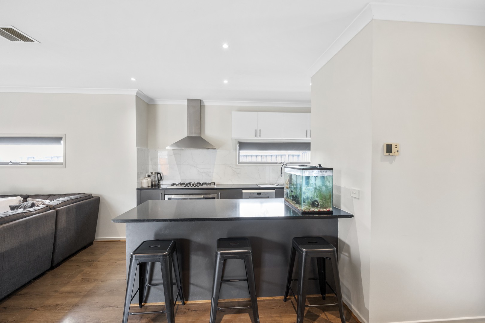 2 Aubisque Close, Fraser Rise, VIC 3336 - Thumbnail 2 - 12/11/2025