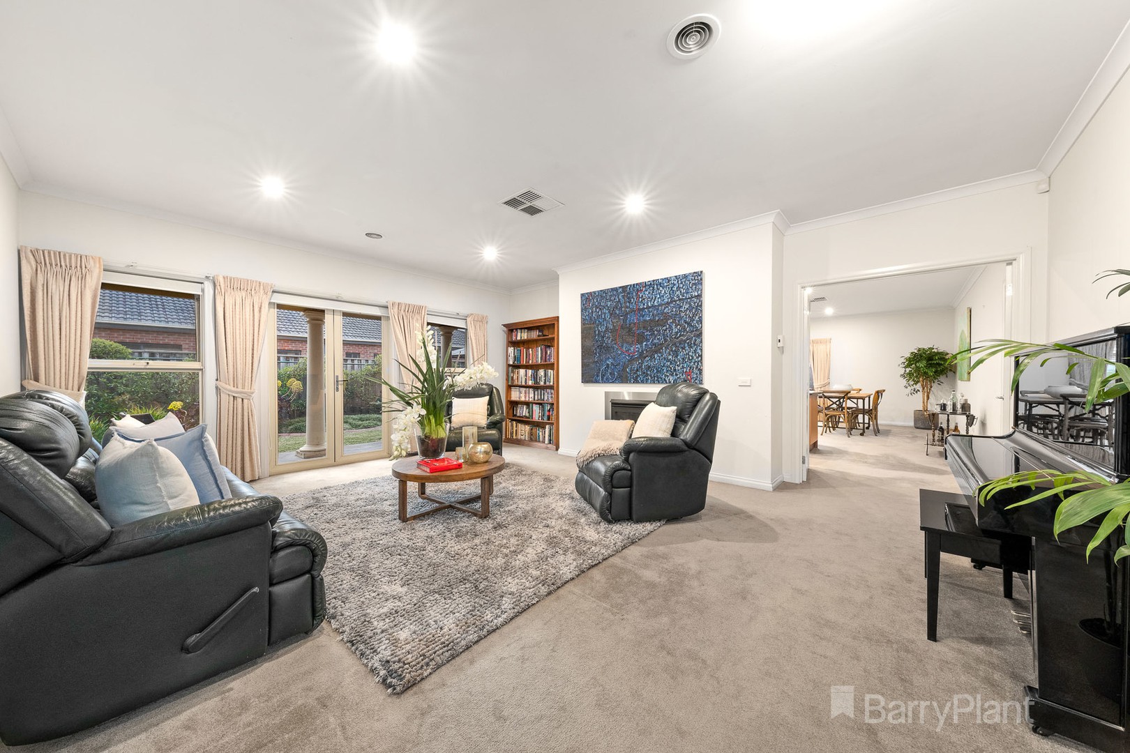 2 Banjo Paterson Drive, Pakenham, VIC 3810, Pakenham - Thumbnail 2
