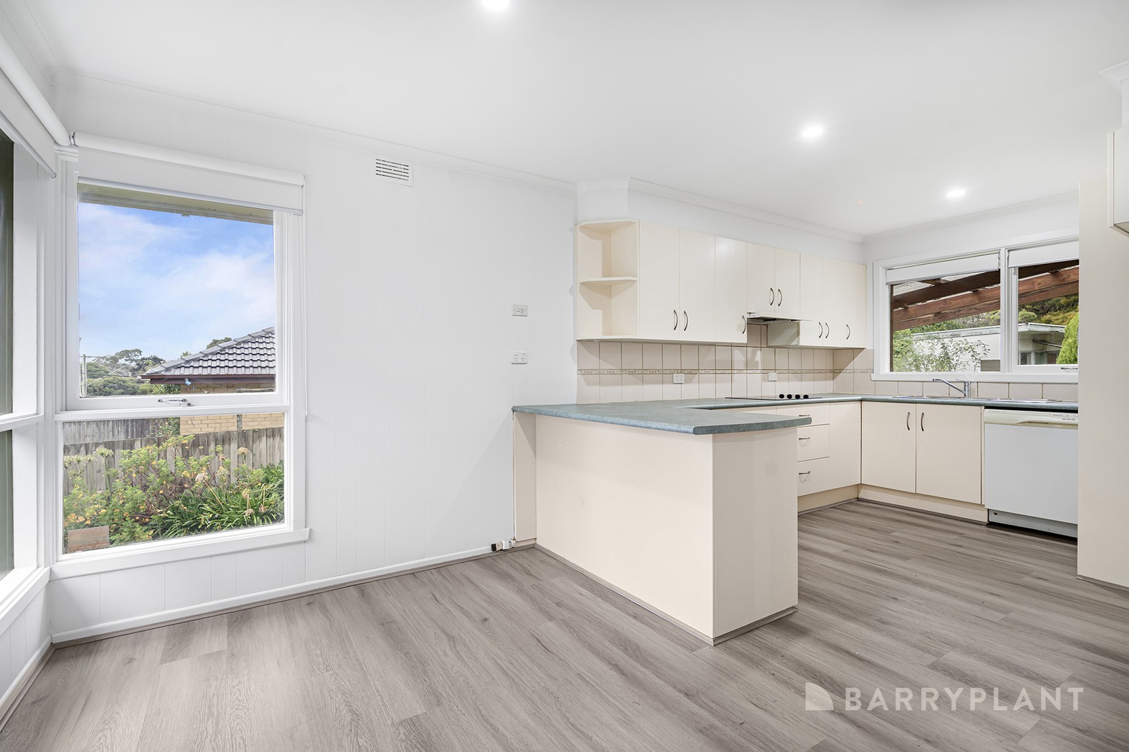 2 Barclay Avenue, Croydon, VIC 3136 - Thumbnail 2 - 19/05/2026