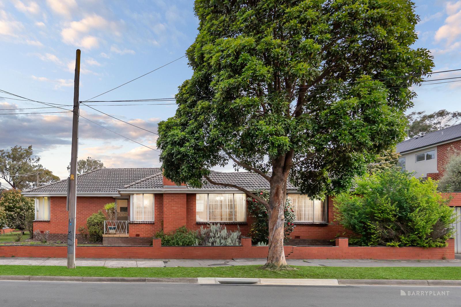 2 Barnsley Street, Nunawading, VIC 3131, Nunawading - Thumbnail 2