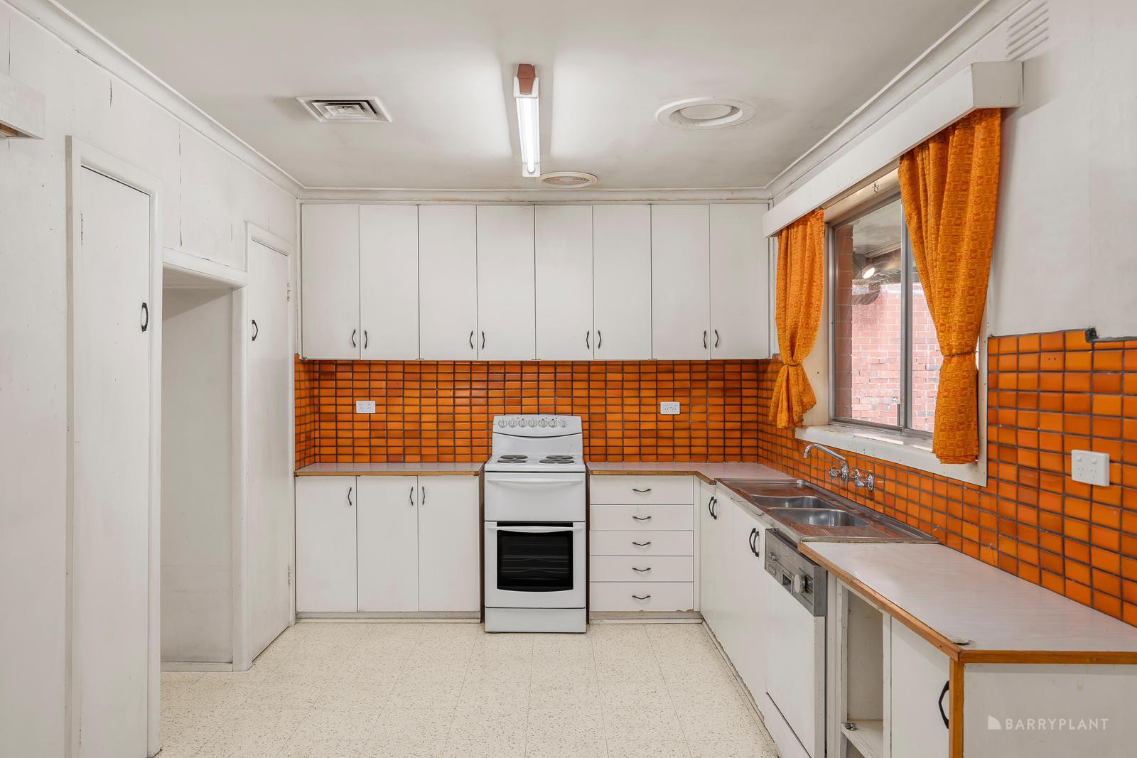 2 Barnsley Street, Nunawading, VIC 3131, Nunawading - Thumbnail 4