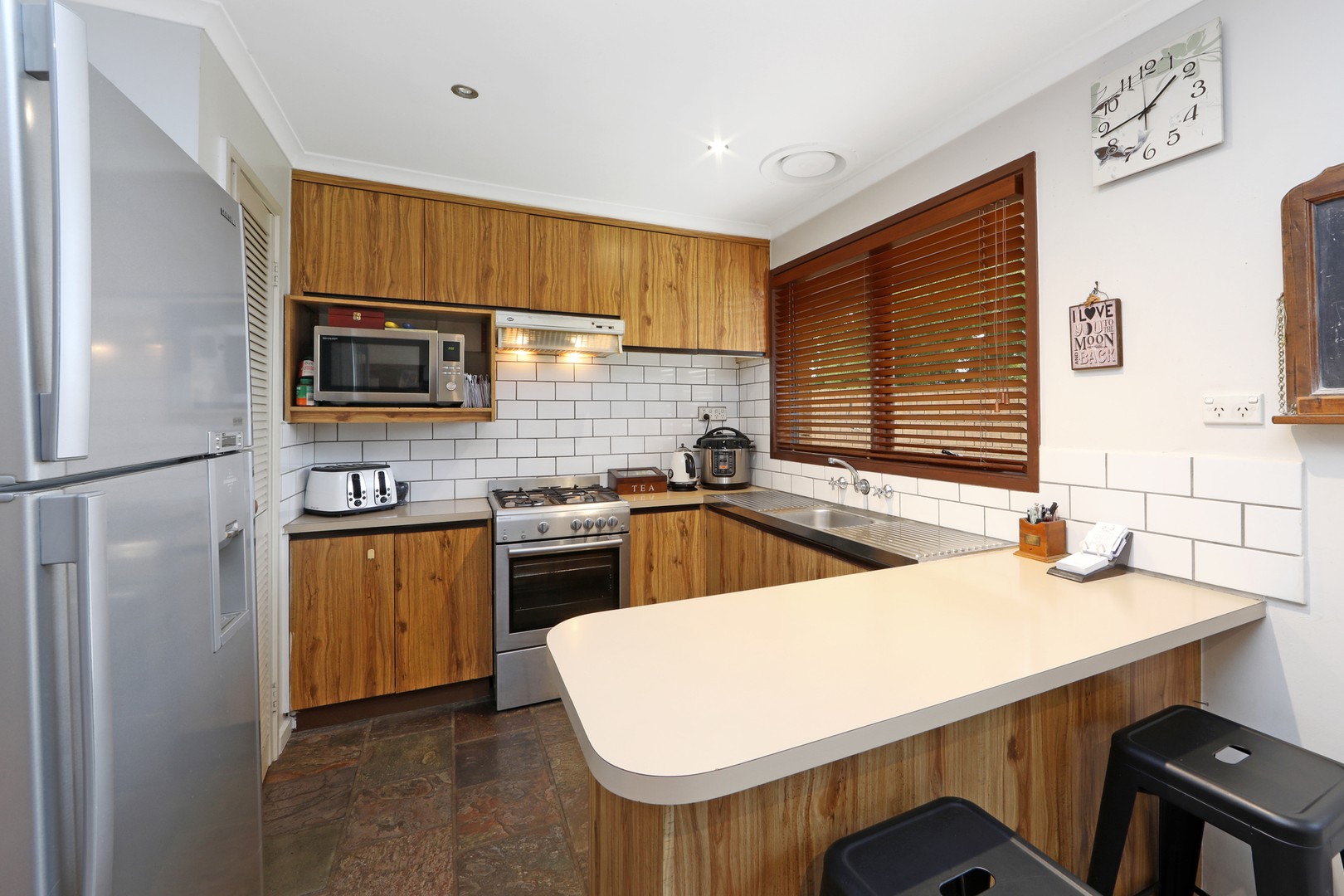 2 Beckbury Court, Lysterfield, VIC 3156, Lysterfield - Thumbnail 2